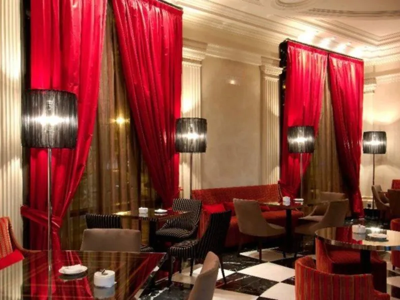 Hotel Barcelona Center 4*,